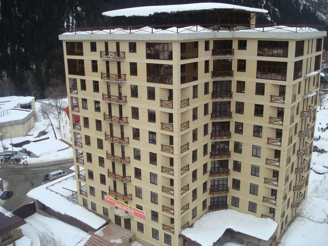 Предлагаем вам апартаменты класса люкс в известном горнолыжном курорте Кавказа. Центр горнолыжного курорта Домбай. Апарт-отель «Вершина»