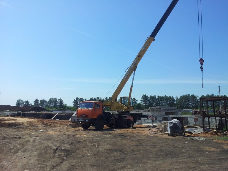 Фоторепортаж со стройплощадки в мкр. Затон, ул. Союзная-Чкалова. Июнь 2013