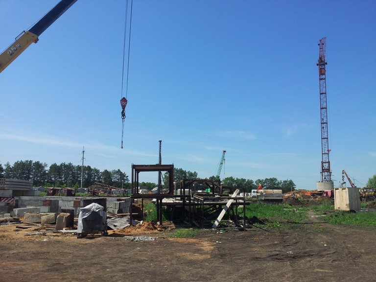 Фоторепортаж со стройплощадки в мкр. Затон, ул. Союзная-Чкалова. Июнь 2013