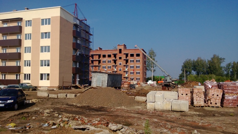 Продаются квартиры в строящихся 5-х этажных многоквартирных домах, поселок Иглино, по улице Ворошилова, 28.